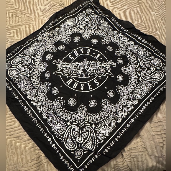 Guns N Roses Gn'R Not In This Lifetime Tour Bandana/Scarf - Excellent Condition - Picture 1 of 2
